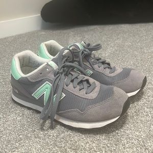 Women’s 7.5 New Balance Sneakers